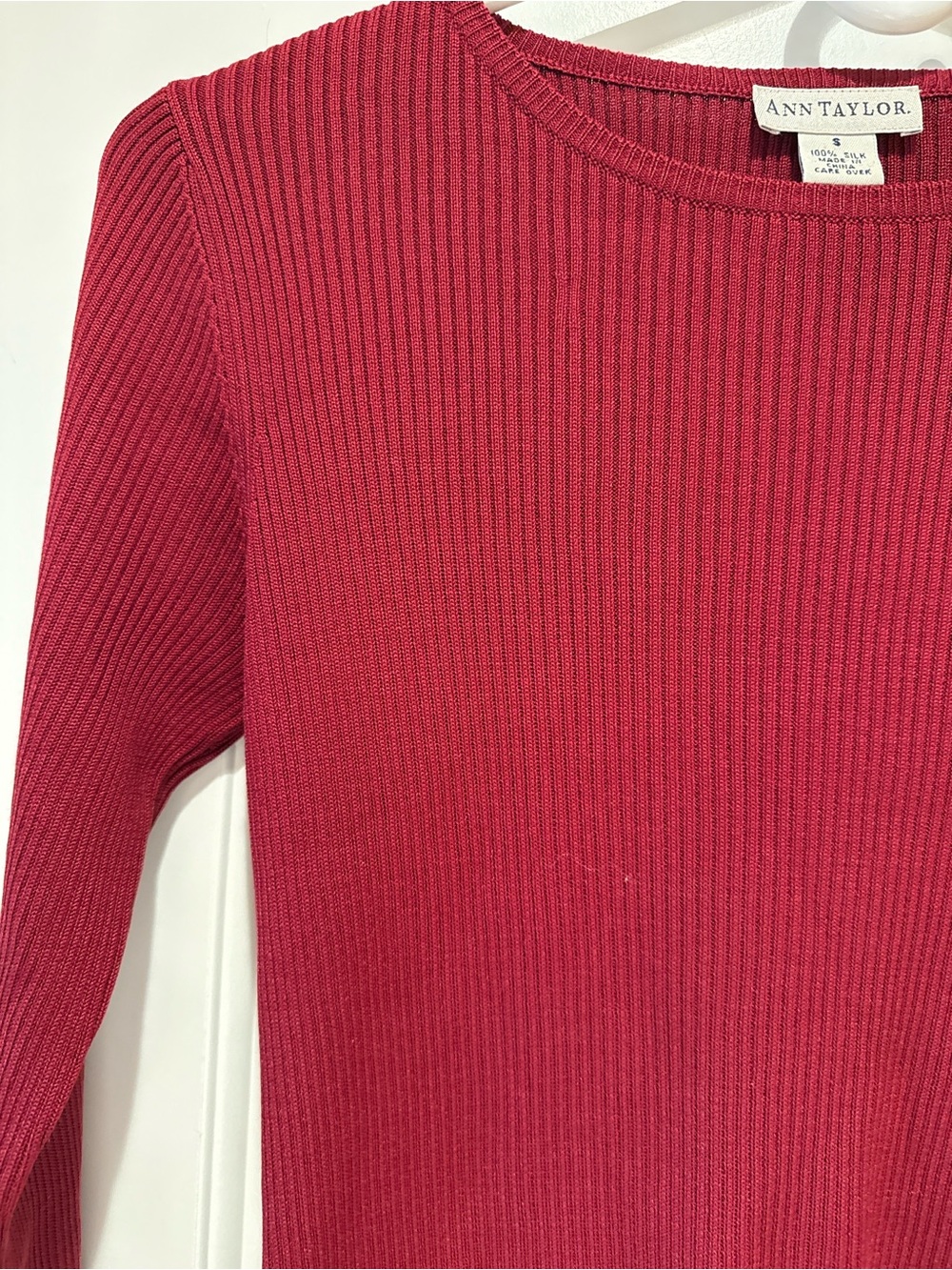 Vintage Ann Taylor 100% Silk Ribbed Sweater Red Small Y2K Minimalist - Picture 3 of 5